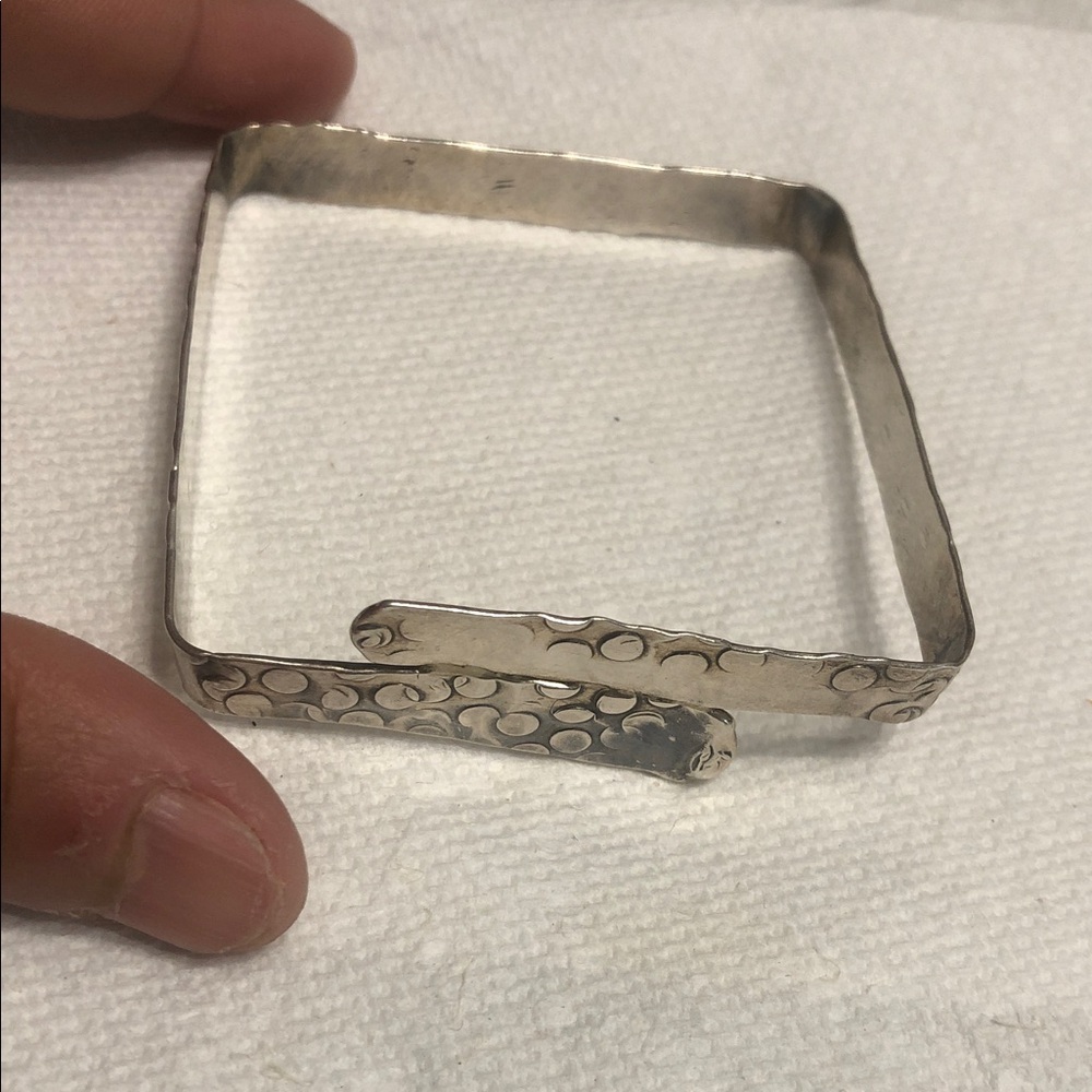 Vintage Silver-Tone Hammered Square Bangle Bracelet